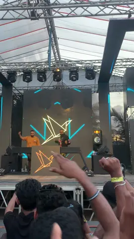 @ULTRA @Jayy Vibes😍⛅️#foryou #fyp #foryoupage #sunrise #srilanka #tiktok #goodvibes #viral #ultra #jayvibes 