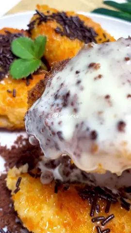 📌SAVE AJA DULU📌  Es Krim Goreng  - roti tawar  - Es krim  - tepung instant pisang goreng  - tepung roti  Note : setelah ditepungi dan sebelum digoreng simpan dulu didalam frezer semalaman 🥰🥰 - topping meses dan susu kental manis  #eskrimgoreng #resepeskrimgoreng #eskrim #cemilan #cemilanhits #cemilankekinian #cemilanenak #cemilankeluarga #jajanan #jajanankekinian #jajananhits #jajananenak #jajananmurah 