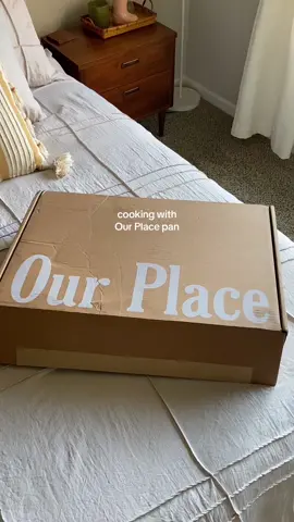 these jalapeño burgers were 🔥 @Our Place #ourplacepan #ourplace #cookingdinner #hellofresh #easymealstomake #unboxwithme #eveningroutine #grwmroutines #cozyfall #autumnaesthetic #cozyapartment 