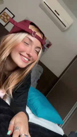 ela manda mensagem e apaga 