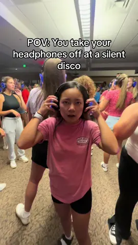 Silent Disco Night 🪩 #CapCut #silentdisco #partytime #collegelife #danceparty #silentheadphoneparty #headphoneparty #disco 