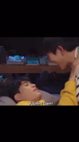 H xem lại t vẫn thấy khởn quá bay ơi. First kiss đồ đó, đứa thì ngại toàn kiếm cớ tránh, đứa thì phấn khởi, háo hức #geminifourth #gemini_nt #fourthnattawat #gemininorawit #fourth 