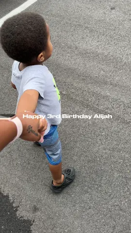 Happy 3rd birthday to my mommy’s boy! The one who stays on my hip 🥹💙🧩 i love you Alijah! #autismmom #autismacceptance #toddlerautism #momlife #boymomlife #sahm #indoorpool #gwinnettcounty #aquaticcenter #thingstodoinatlanta #kidfriendlycontent 