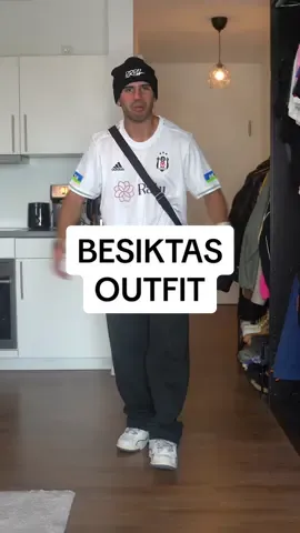 Antwort auf @Oki Welcher türkische Fussballverein ist der Beste? 😮‍💨 #besiktas #besiktas_ailesi_1903 #besiktask #besiktas1903 #besiktasistanbul #türkiye #türkiye🇹🇷 #fussball #Soccer #jersey #blokecore #styletok #styleinspo #outfitideas #outfitinspo #fashiontiktok #streetwear #lfdy #lining 