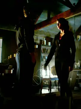 TVD - 4x22 || Stefan tenta fazer Elena canalizar suas emoções, mas Elena acaba nutrindo ódio pela Katherine. #stefansalvatore #elenagilbert #thevampirediaries #vampirediaries