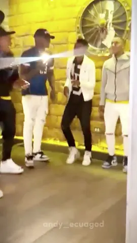 Baile Moi 🔥 #ecuador #fypシ #moisescaicedo #salsachoque #seleccionecuatoriana 