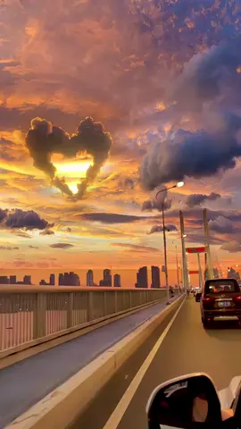 美丽的 #sunset #8k #fypシ #Summer #follow #like #1millionviews? #blowthisupforme #trending #orange  #quality8k #cute #beautifuldestinations 