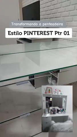 SPOILER - Da transformação da penteadeira espelhada estilo PINTEREST parte 1 , curte e compartilhar , para mim trazer a parte 2 ! o vídeo completo tá lá no meu canal corre lá para conferir .link 🔗  https://youtu.be/M25AEh1zrcg?si=aFEfZ8p27742Jmgo . . #transforcamação #penteadeiracamarim #fypシ #pinterest #ideiascriativas #fy #viralvideo #blogueirinha #viral #viralizamu #viralizarnotiktok  #penteadeiraespelhada 