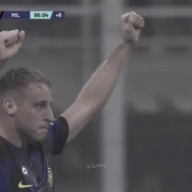 رفقًا بالميلان يا الإنتر 😰 #inter #asroma #derbymilano #acmilan 