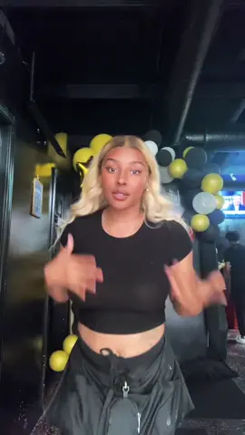 Hello? #naturalblonde #ellewoods #idyedmyroots #myob ! #blond 