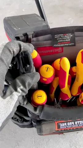 Is this electrician creative? Do you like rainbows?#electrician #electriciantools #electric #electriciansoftiktok #electricianlife #electrictools #electrical #tools 