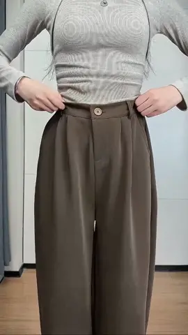 Bagong istilo ng taglagas na simpleng kaswal na pantalon.#fyp #fypシ #tiktok #viral #OOTD #reels #funny #goodthing #nice #girls #tiktokshop #foryou #👍 