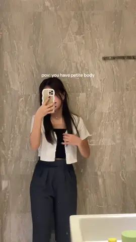 high waist + crop top 24/7🥲👌🏻 #petite #outfit 