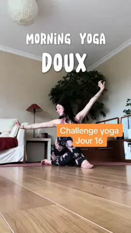 Mornig yoga flow ce matin ☀️ J’espère que cette mini routine va te plaire 🥰  #yoga #morningyoga #yogaroutine #yogachallenge #yogapractice #yogaflow #yogapose #yogasama 