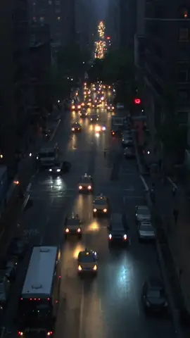 فملامح حزني خير بيان . . ! #شعر #شعر_عراقي #قصيده #تصميمي #تصميم_فيديوهات🎶🎤🎬 #مشاهدات #اكسبلور #اكسبلورر #الاكسبلور #تيك_توك_أطول #ستوريات #4u #viral #tiktok #fyp #fypシ #foryou #foryoupage #explore 