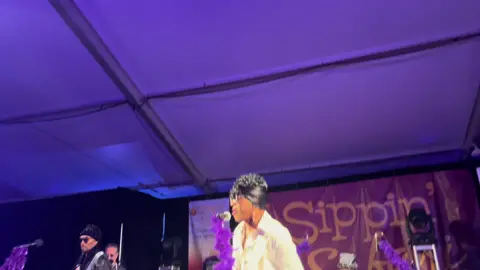 I attended Sippin Safari on yesterday at Zoo Atlanta. In case you have never been before, it’s a wine tasting at the Zoo & ended with a 2 hour show featuring a decent Prince cover band. #MauriceSims #WineTasting #SippinSafari 