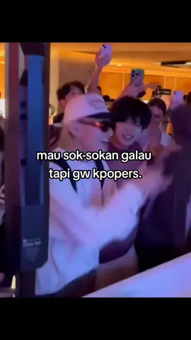 aslinya galau di tnggal wamil am yonggi😭 #armybts #kpopers #bts_official_bighit #semuafandom #kpop#fyp#masukberanda#morowali_sulteng_bahodopi #lalampubahodopi 