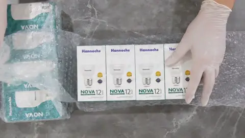 🌟Bundling lampu estetik yang dicari-cari semua kalangan😝 Hannochs Nova (Exclusive Online), lampu estetik dengan motif diamond di body lampunya. Kualitas yang tak perlu di ragukan lagi karena sudah ber-SNI dan bergaransi. Tunggu apalagi? Yuk, dapatkan sekarang juga di Hannochs Official Store! 💙 #PaketBundlingHannochs #PaketBundling #Hannochs #NyalakanDuniaMu #MenerangiIndonesia #Murmer #Bohlam 
