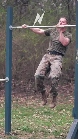 Pull up variations part 2 🔥 Like and comment for more! 👍 . Feel Free To Follow for Daily fitness tips and motivation as well as empowering thoughts and quotes.  . Turn on post notification 🔔  . #motivation #fitnessmotivation #Fitness #workout #abworkout #fitnesslife #gymmotivation #gymrat #abroutine #hustle #success #workhard #explore #explorepage #pullups #muscleups #outdoorworkout #homeworkouts #calisthenics #calisthenicsworkout #armytraining #nodaysoff 