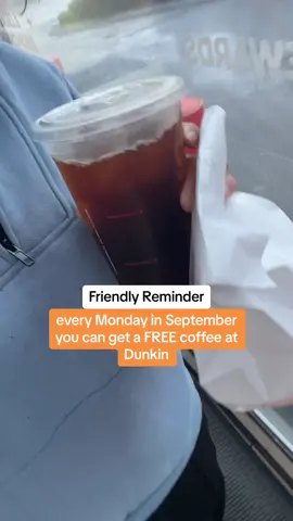 Got a bagel and free iced coffee ☕️ Happy monday folks ♥️ #dunkin #coffee 