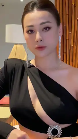1 ngày làm việv cùng chị đẹp @Do Phuong Oanh #teamthukennymakeup #trending 