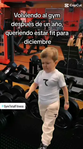 Comprometiéndome a estar fit en diciembre.. 🏋️‍♀️🚴‍♀️💪😊 #Gym #cambiofisico #Fitness #Gimnasio #TotalFitness #motivation #SantaCruz 