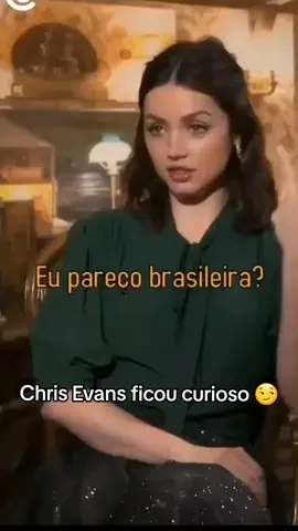 O Chris Evans ficou curioso 😏 #chrisevans #capitaoamerica #muitogato #hugogloss 