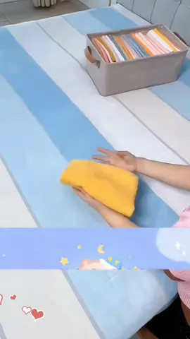 T-shirt folding storage💕💕💕#folding #foldingclothes #storage #storagebox #storagehacks #hype #fyp #lifehacks 