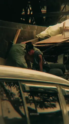 Ang mga naghihirap na Pinoy ay mga bayani sa gitna ng kahirapan at pagsubok. Kahit paano, nakakakita sila ng pag-asa at patuloy na nagtitiwala sa Diyos at sa sariling kakayahan. Sa bawat araw na lumilipas, sila ay nagtatrabaho nang matiyaga at nagpupunyagi para mabuhay at matustusan ang pangangailangan ng kanilang pamilya. Kahit na lampas-lampas ang hirap at pagod, hindi sila sumusuko at patuloy na nagpupursigi para sa magandang kinabukasan. Sila ang mga tunay na bayani ng ating lipunan at dapat silang bigyan ng tamang suporta at tulong upang sila ay magtagumpay. . . jepoyCm📸🎥 . #fypシ゚ #cinematicvideo #jepoycm #mandreza #shortcinematic 