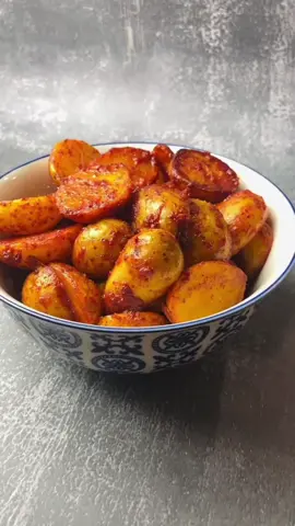 🥔✨ ¡Sorprende en tu próxima reunión con estas irresistibles Papas Botaneras! Una mezcla de sabor y picante que no dejará a nadie indiferente. #botana #botanas #papasdetiktok 