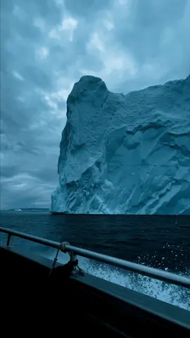 Is this even real?  #greenland #explore #travel #expedition #beautifuldestinations #nature #adventure 