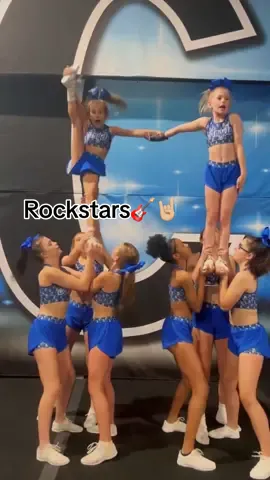 GO HONOR GO!!! Thier pyramid is gonna be so fun to watch on stage🤘🏼🤩  #cheer #cheerleading #level1 #junior #stunt #stunting #pyramid #heelstretch #switchup #cheerstlouis #fyp #cheertok #viral #stl #junior1 #stuntdrills