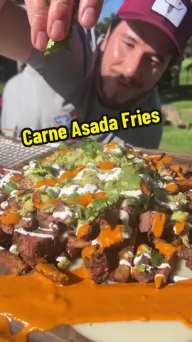 Carne Asada Fries 🥩🥑🍟 #carneasada #mexicanfood #carneasadafries #grilling 