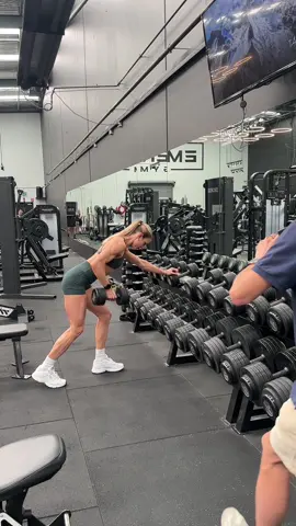 My first fitness photoshoot with @Romanie Barnes at @EMERGE GYM  Message me for bookings 📷 #Fitness #bodybuilding #photography #gym #photoshoot #competition #melbourne #photographer #fyp 