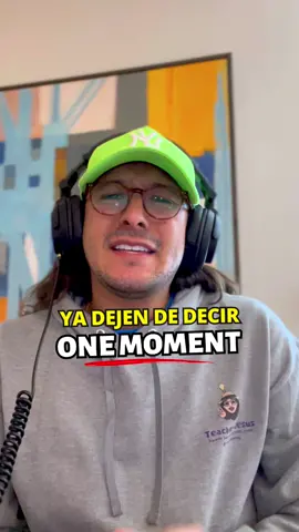 🗣️Ayuda del #teacherjeus para dejar de decir tanto one moment please e utilizar otras alternativas en inglés.  ¿Ya escuchaste nuestro primer episodio? Te deje en link en mi bio 🎙️ #teacherjesus #yadejendedecirtanto Contáctame si quieres aprender inglés con nosotros en el mes de Septiembre + 1 786 944 3453. . . . #fyp #reel #reelsinstagram #englishlanguage #english #learnenglish #miami #viral #english