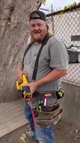 Look at this fun guy! #jobsitehumor #dadjokes #comstruction 