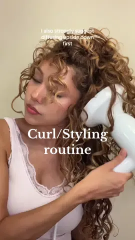 CURL ROUTINE PT.2 -                          Styling my hair 💗🎀✨ #stylingroutine #curlyhair #wavycurly #curlroutine #hairtips #washday #stylingtips 