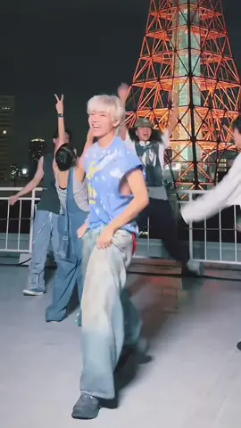 taehyung doing slow dancing challenge with his dance crew 🫶 #taehyung #v