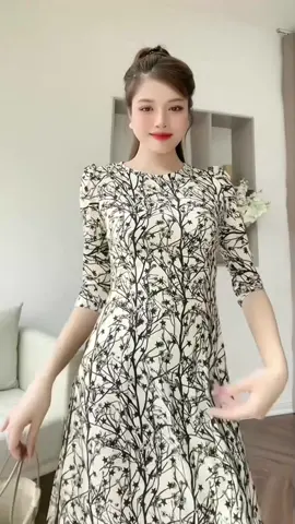 Mã Nhí phải nói siêu gọn người, siêu tôn dáng. 1 trong những mẫu best seller bên e ạ #aodaiquynhnguyen #aodai #ÁoDàiViệtNam #aodaiin3d #aodaihoanhi #ÁoDài 