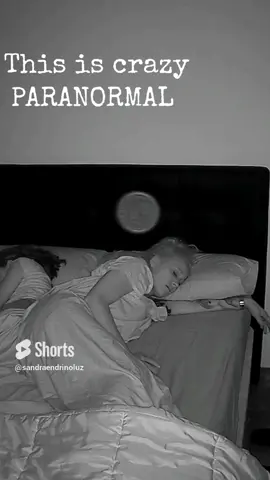 #parnormalactivity #paranormal #creepy #orbs #ghost #spirits #hauntedtiktok #casaembrujada #hauntedhouse #scary #terrorifico #fantasmas #lostsouls 