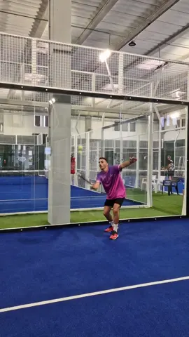 We've all been there! 😂 Sometimes it's just too irresistible to give that ball a hulk smash, right!?😜🎾💪🏽 #padelfun #lovepadel #padeltime #padelmania 