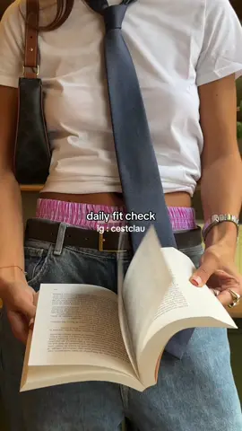 Un jour, un style. On valide? #dailyfitcheck #casualoutfitideas #kangol #backtoschooloutfit #septemberoutfitinspo #fitcheck #OOTD #TikTokFashion 