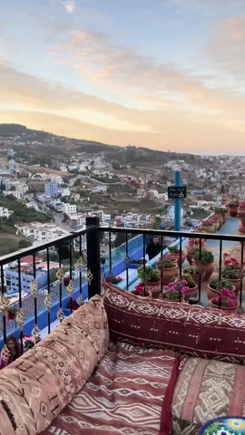 📍Rooftop in Chefchaouen . #getaway #traveler #tiktoktravel #escape #slowlife #view #explore #travelwithme #sunset #sol #rooftop #morocco🇲🇦 #maroc #chefchaouen #bluecity #blue #magical #tiktokmorocco #view #bellevue #vista #spreadlove #kaizen #selcouth #ethereal 