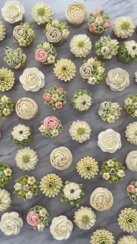 Who can guess the number of cupcakes?? 🧁 