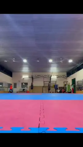 Ngẫu hứng cuối giờ 🤣🤣 #xuhuong #xh #fyp #taekwondo #nhaolon #foryou 