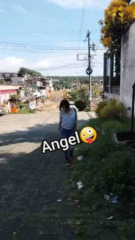 BUSCAN A UN TAL #ANGEL  ETIQUETA A TU COMPA EL #angel  dile que ay le hablan