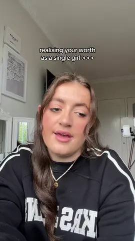 realising your worth as a single girl >> 🫶🏼🥺 #itsanhonortobewithme #singlegirls #realisingyourworth #realizingyourworth #selfworthiseverything 