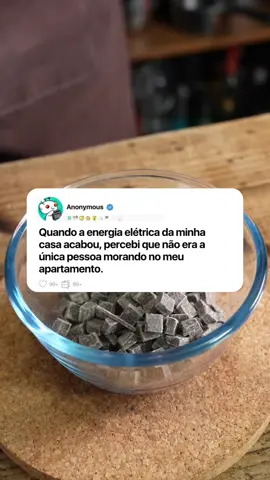 Quando a energia elétrica da minha casa acabou, percebi que não era a única pessoa morando no meu apartamento. #redditdovini #historiasbizarras #historiasdeterror #terror 