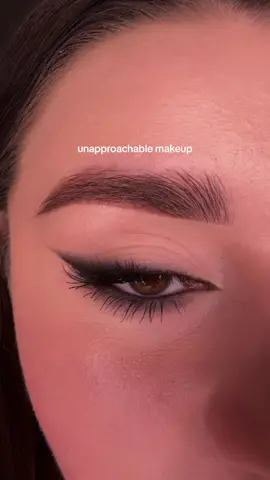 unapproachable makeup ▪️ ———————————— @lancomeofficial Waterproof Le Stylo (black)  @mexmocosmetics Nude Fantasy palette (black eyeshadow)  @lancomeofficial Hypnôse mascara  @lashmeuppl Natural Beauty lashes  @lancomeofficial Teint Idole Ultra Wear Foundation  @makeupbymario contour stick  @rarebeauty liquid blush happy  @lancomeofficial L’Absolue Cream 250  {współpraca z lokowaniem produktu} #makeup #lancomepoland #kobietylancome #eyemakeuptutorial #eyemakeupinspiration 