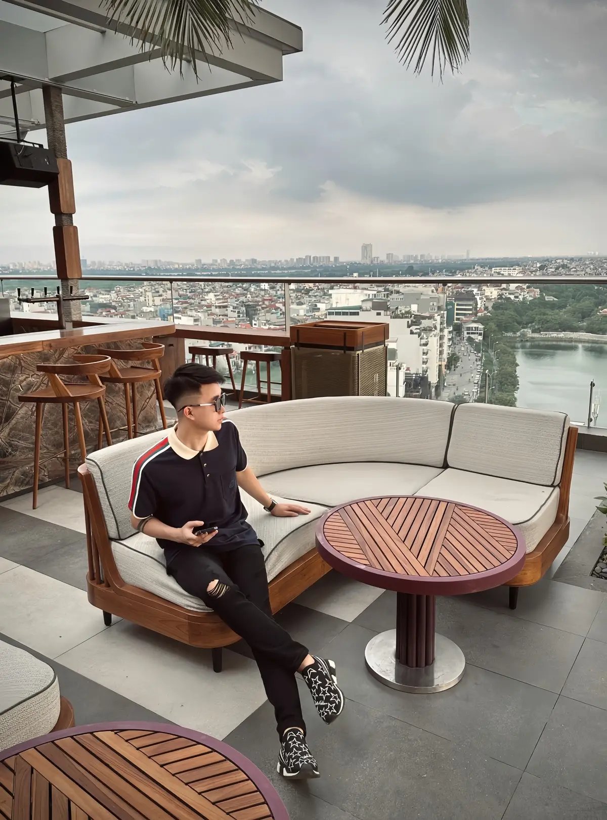 Muốn làm Lớn, thì phải biết Chi  Muốn làm Giàu, là phải biết Chịu Khó Muốn Dư dả thì phải Vất Vả một vài năm  Muốn Đứng Đầu, thì cái đầu phải luôn Cầu Tiến#huongda 